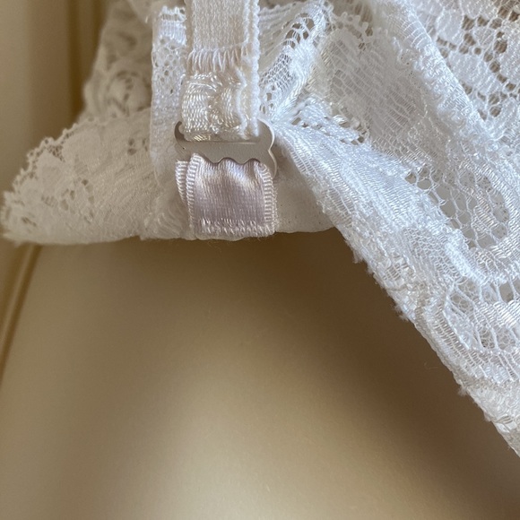 Bra/Bustier with removable straps and garters! EUC - Picture 5 of 9